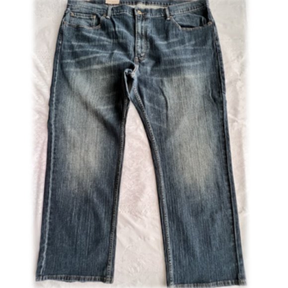 LEVI STRAUSS & CO. Men's 42x32 Style 559 Relaxed Straight Fit Jeans - Picture 2 of 16